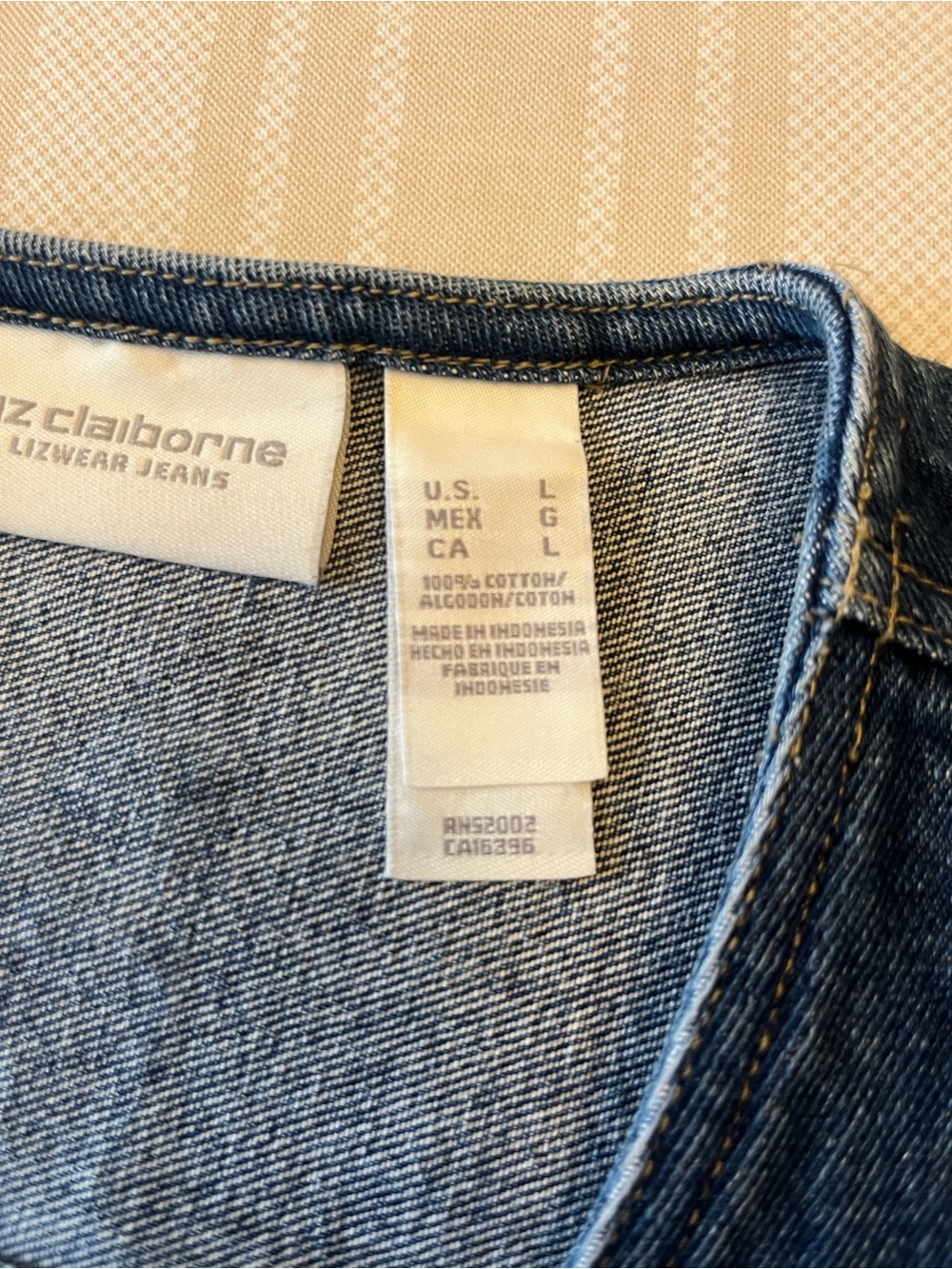 Classic Denim Vest in Medium Blue size L - Picture 5 of 7